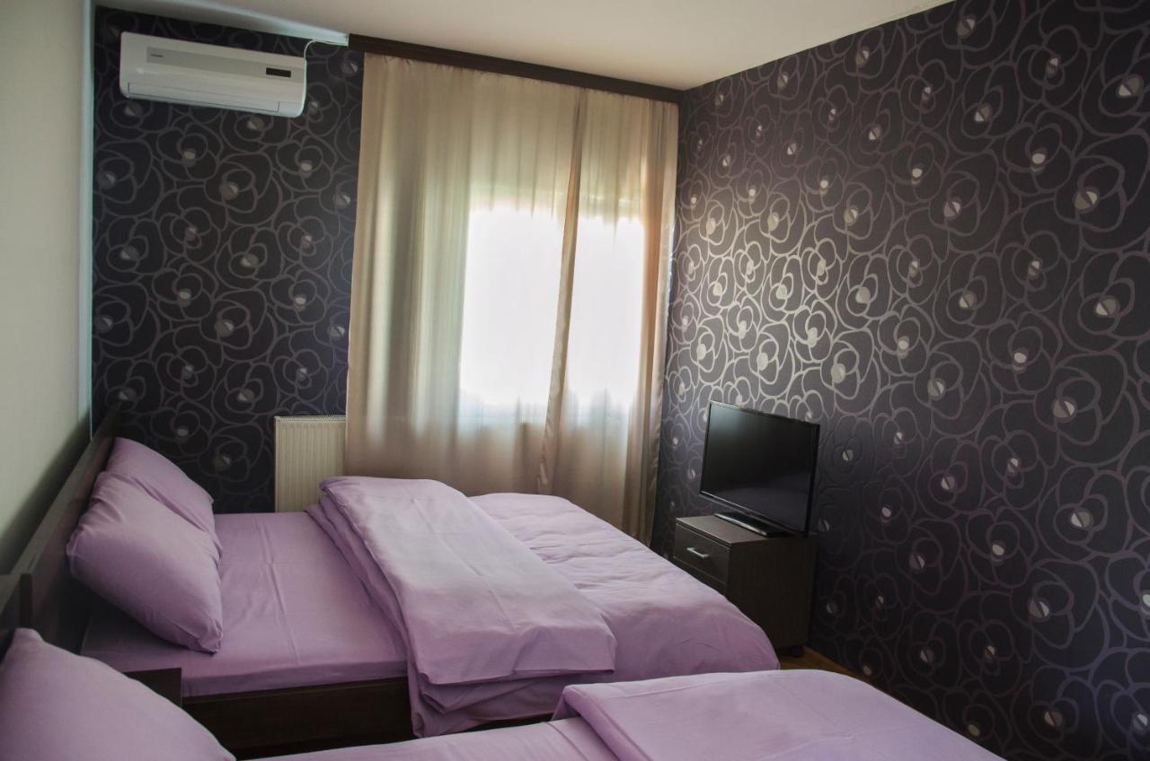 Apartments Rose Hill ベオグラード エクステリア 写真